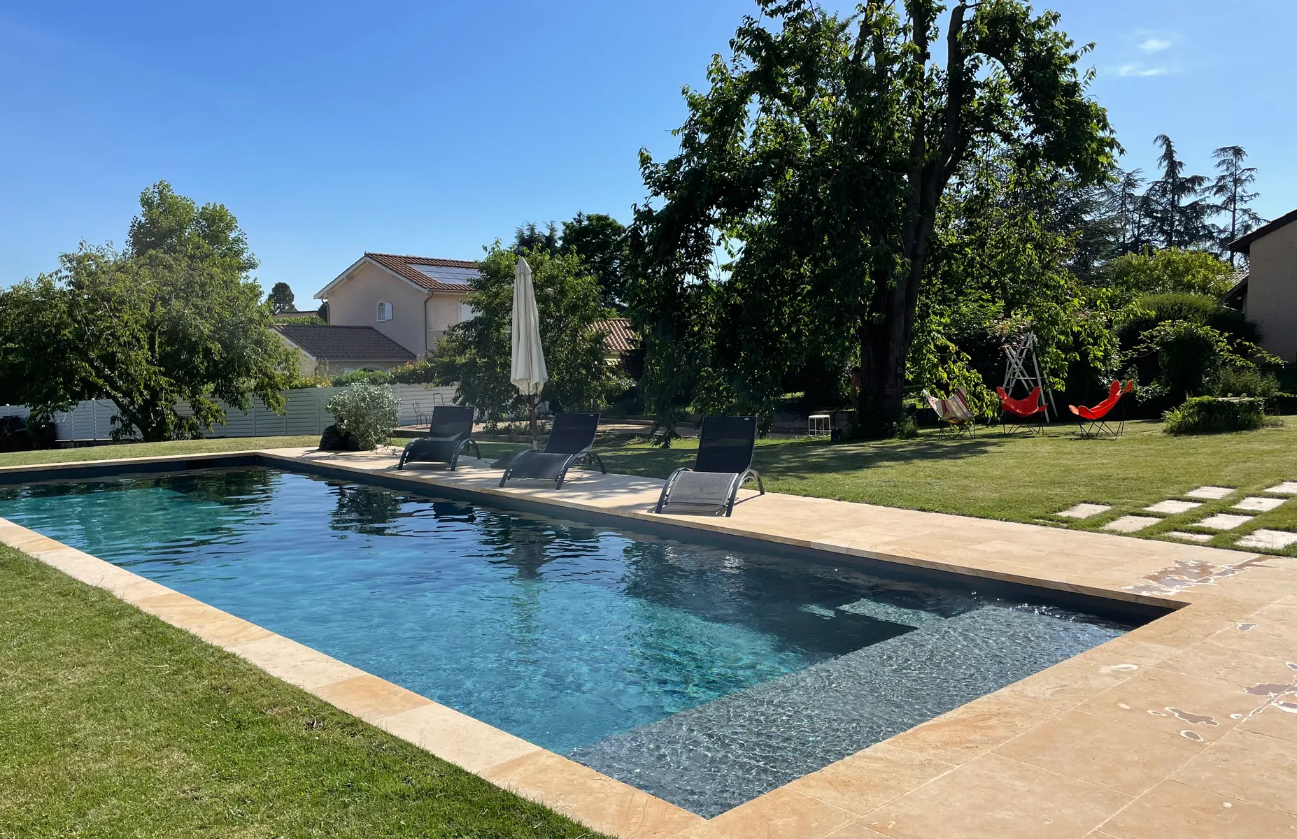 Maison d'hôte jardin piscine terrain de boules team building