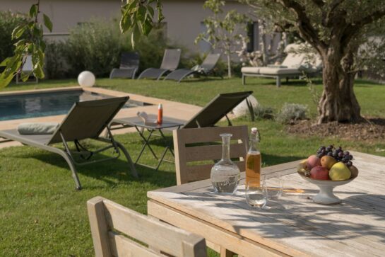 La Maison Des Monts D Or Piscine, détente, farniente, calme {{brizy_dc_image_alt imageSrc=